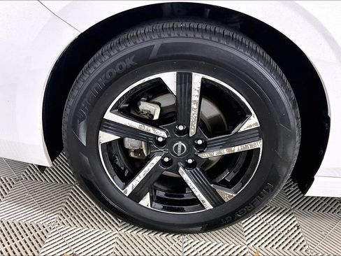 Used 2025 Nissan Sentra SV FWD image 7