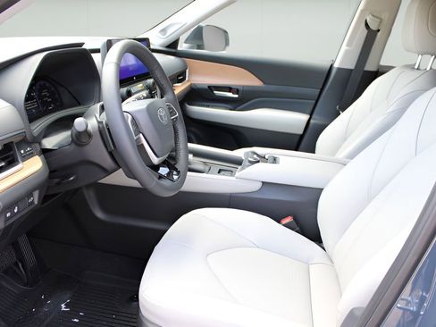 Certified 2026 Toyota Grand Highlander AWD image 8