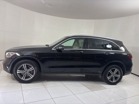 Used 2020 Mercedes-Benz GLC 300 4MATIC w/ Premium Package image 2