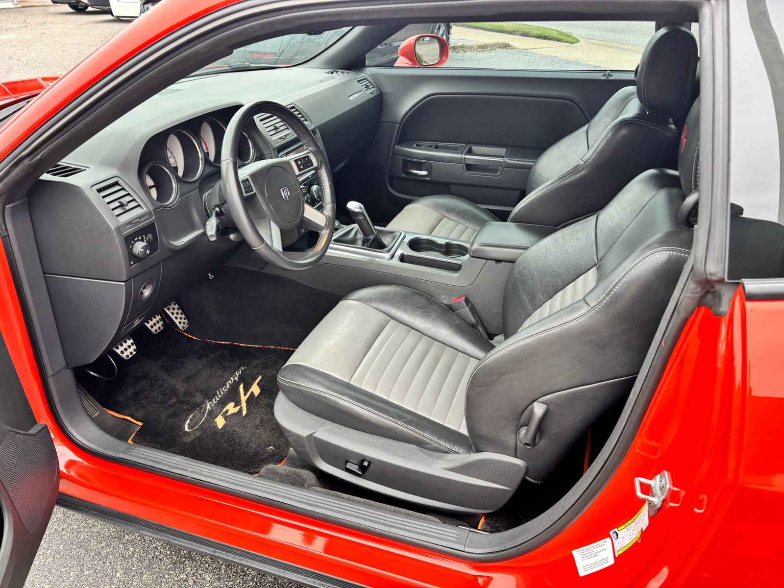 Used 2009 Dodge Challenger R/T RWD image 13