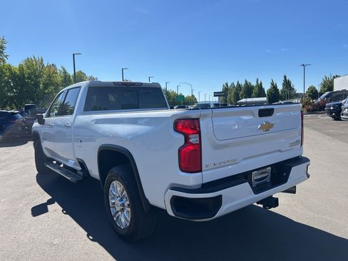 Used 2022 Chevrolet Silverado 3500 High Country w/ Z71 Off-Road Package image 4