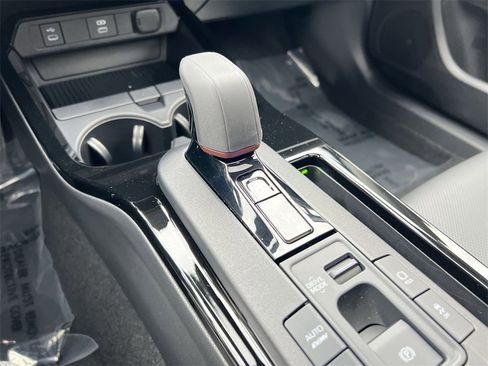 Used 2024 Toyota Prius Prime Premium image 21