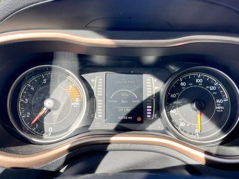 Used 2016 Jeep Cherokee Latitude w/ Comfort/Convenience Group image 11