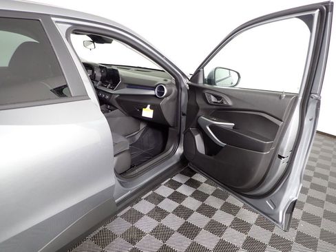 New 2026 Chevrolet Trax LS w/ LS Convenience Package FWD image 28