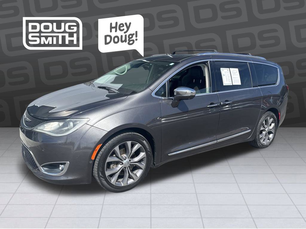 Used 2017 Chrysler Pacifica Limited FWD image 1
