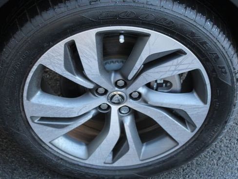 Used 2024 Jaguar E-PACE R-Dynamic SE image 9