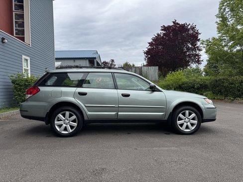 Used 2009 Subaru Outback 2.5i Special Edition AWD/4WD image 2