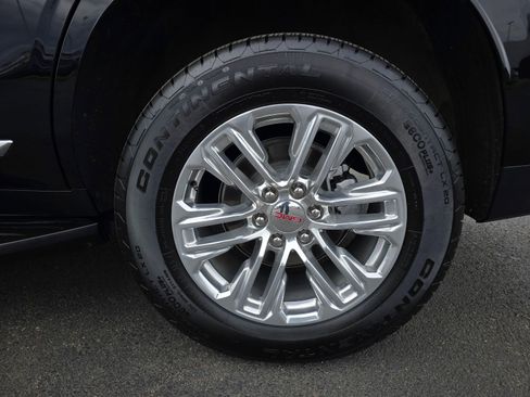 Used 2024 GMC Yukon SLT w/ SLT Luxury Package AWD/4WD image 20