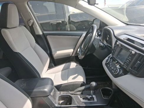 Used 2018 Toyota RAV4 XLE AWD/4WD image 19