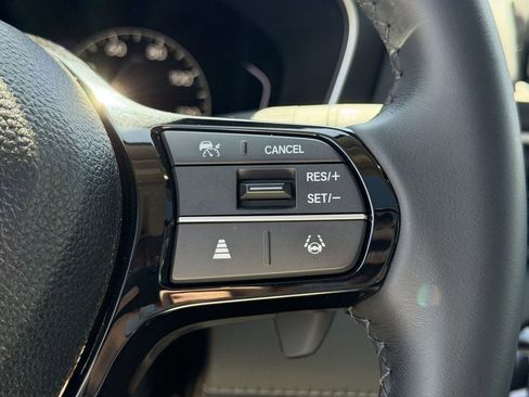 Used 2025 Honda Pilot Touring image 23