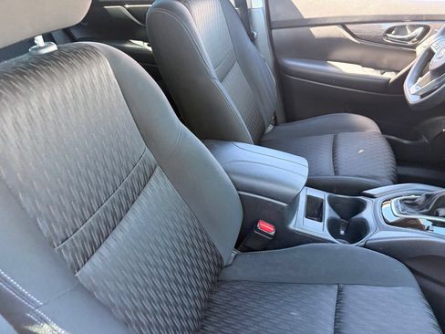 Used 2018 Nissan Rogue S FWD image 11