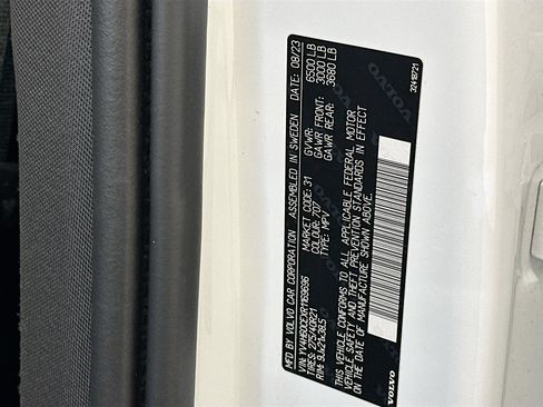 Used 2024 Volvo XC90 T8 Plus w/ Protection Package Premier image 12