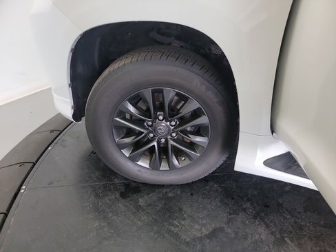 Used 2020 Lexus GX 460 Premium w/ Premium Package AWD/4WD image 30
