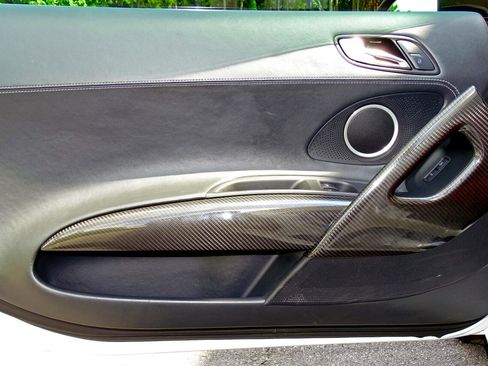 Used 2012 Audi R8 V10 image 15