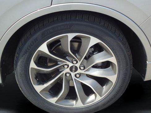 Used 2023 Lincoln Aviator Grand Touring w/ Equipment Group 301A AWD/4WD image 9