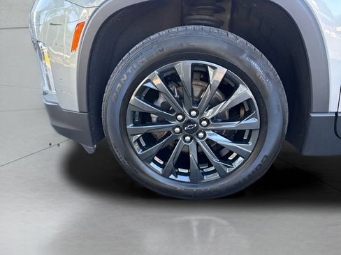 Used 2023 Chevrolet Traverse RS AWD/4WD image 4