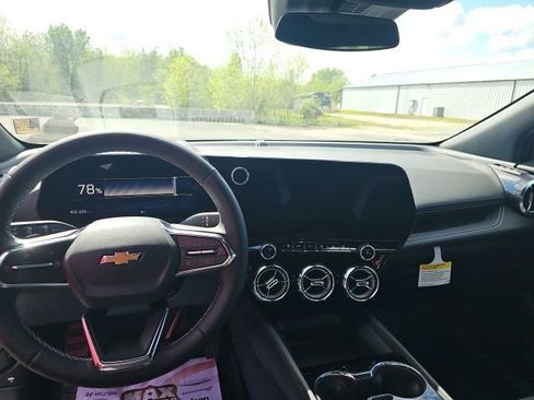 New 2025 Chevrolet Blazer EV LT image 24