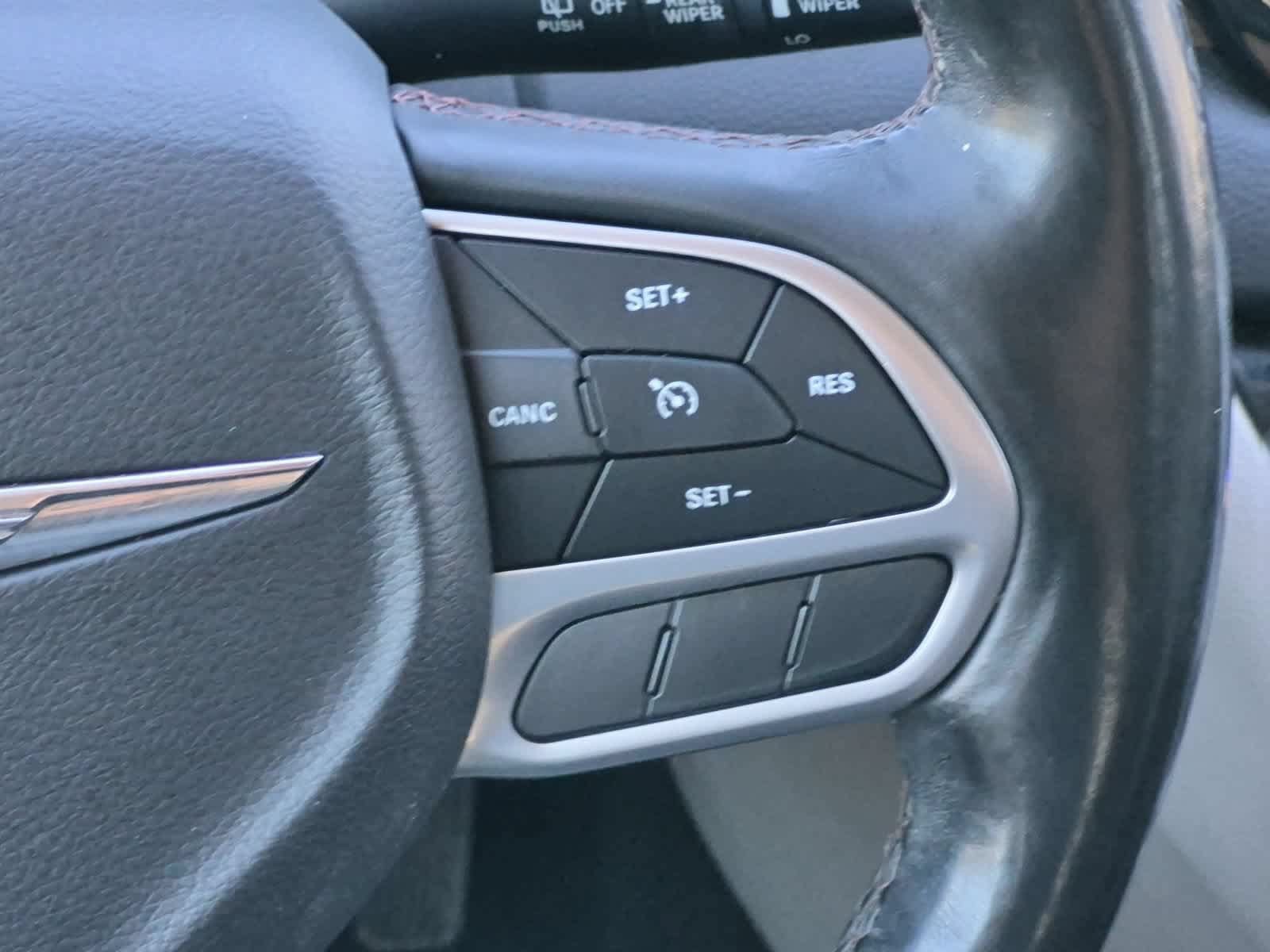 Used 2018 Chrysler Pacifica Touring-L Plus FWD image 24
