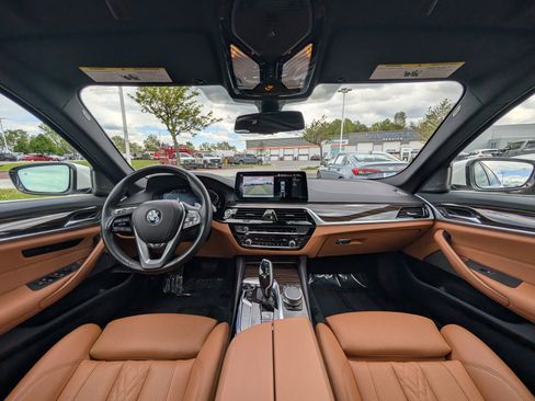 Used 2022 BMW 530i xDrive w/ Premium Package image 18