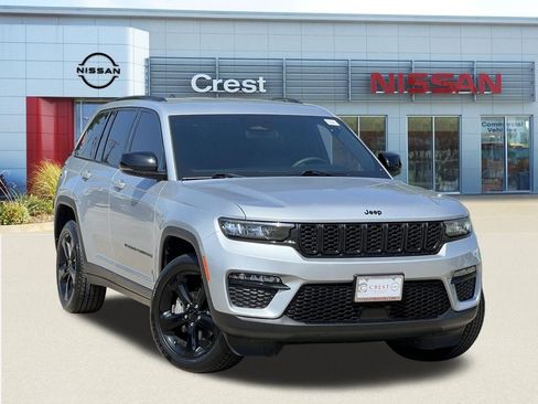 Used 2024 Jeep Grand Cherokee Limited w/ Black Appearance Package AWD/4WD image 1