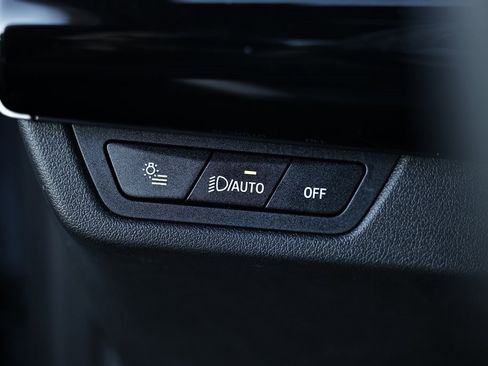 Certified 2025 BMW X2 xDrive28i w/ Technology Package image 19