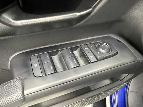 Used 2025 Toyota Tacoma SR5 w/ SR5 Upgrade Package image 29