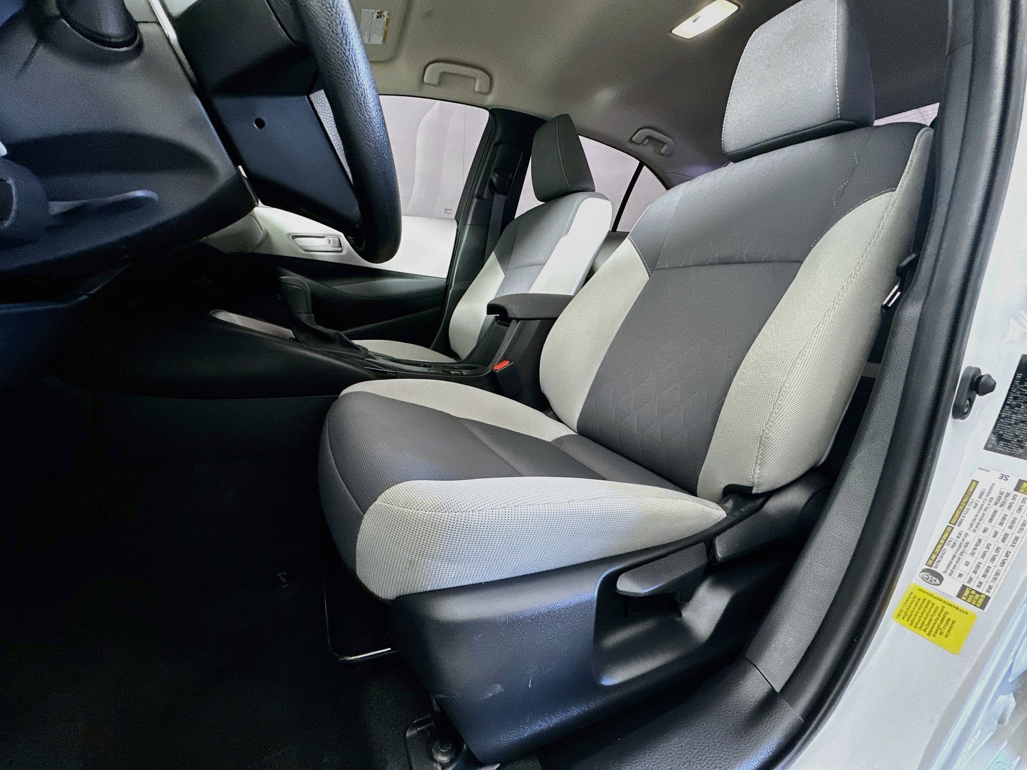 Used 2025 Toyota Corolla LE FWD image 13