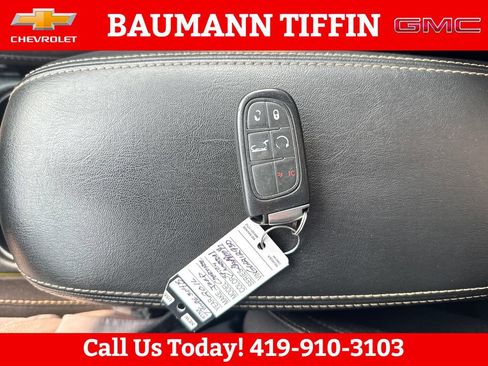 Used 2016 Jeep Cherokee Latitude w/ Comfort & Convenience Group AWD/4WD image 23