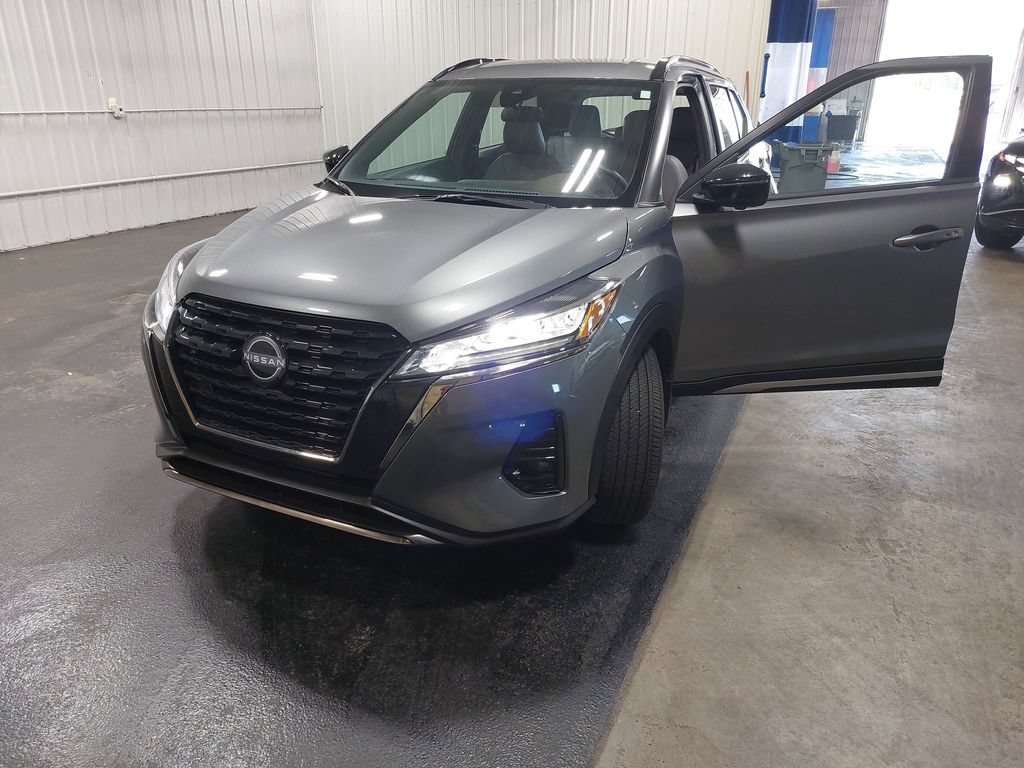 Certified 2023 Nissan Kicks SR w/ SR Premium Package FWD image 30