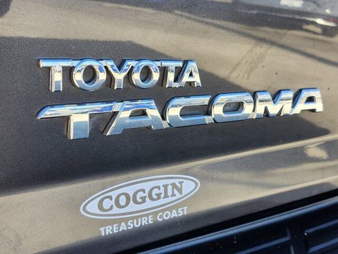Used 2012 Toyota Tacoma PreRunner image 33