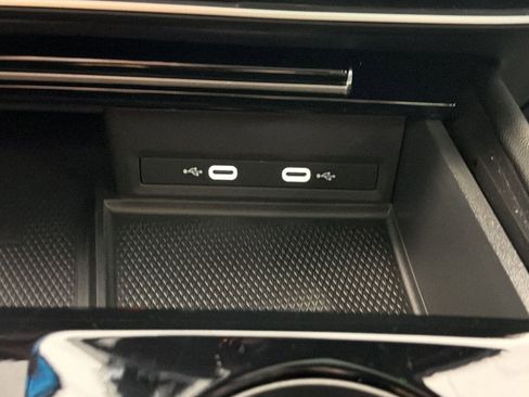 Used 2024 Volkswagen Atlas Cross Sport SE image 31