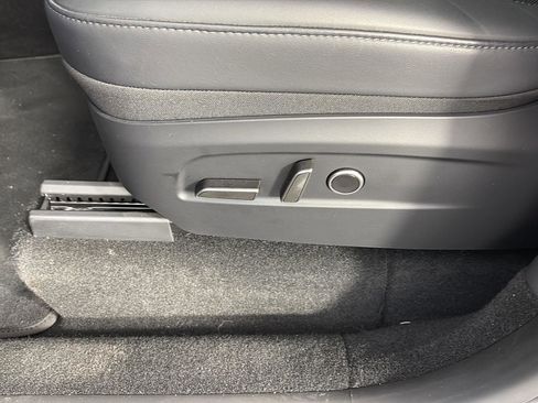 Used 2026 Tesla Model Y Long Range AWD/4WD image 24