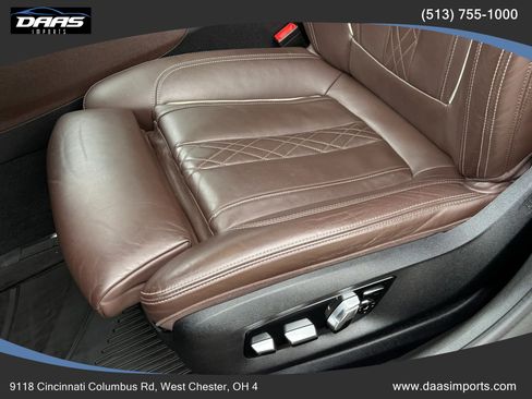 Used 2019 BMW 530i xDrive AWD/4WD image 12