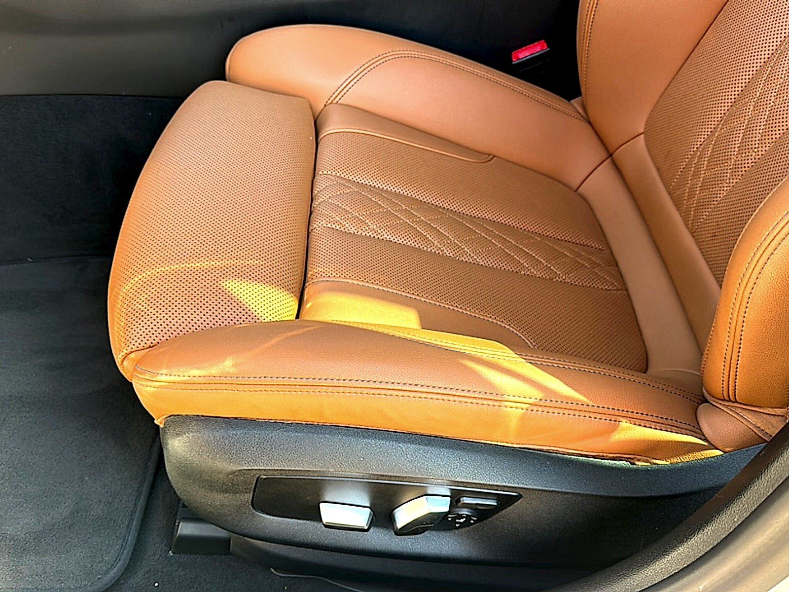 Used 2023 BMW 530i w/ Premium Package RWD image 15