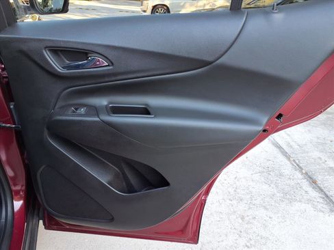 Used 2019 Chevrolet Equinox LT w/ Sun & Navigation Package image 11