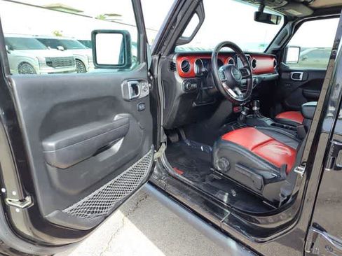 Used 2021 Jeep Gladiator Rubicon w/ Uconnect 4C Nav & Sound Group image 2