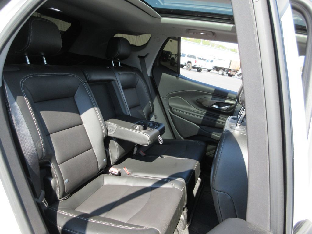 Certified 2024 GMC Terrain SLT w/ Elevation Edition AWD/4WD image 23