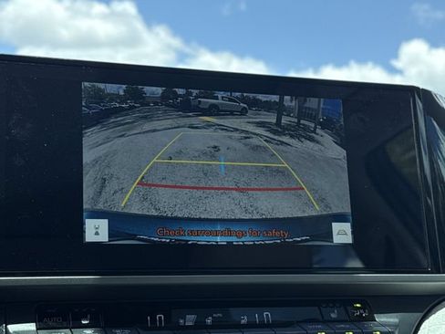 Used 2025 Toyota Camry XLE FWD image 26