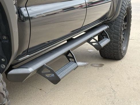 Used 2020 Toyota Tacoma TRD Off-Road AWD/4WD image 3