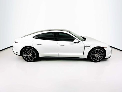Used 2025 Porsche Taycan image 8