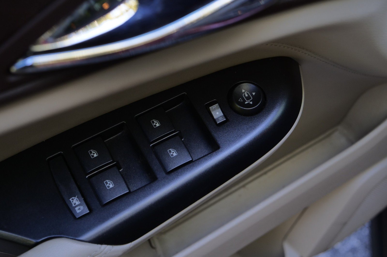 Used 2013 Cadillac SRX Performance w/ Driver Awareness Package FWD image 34