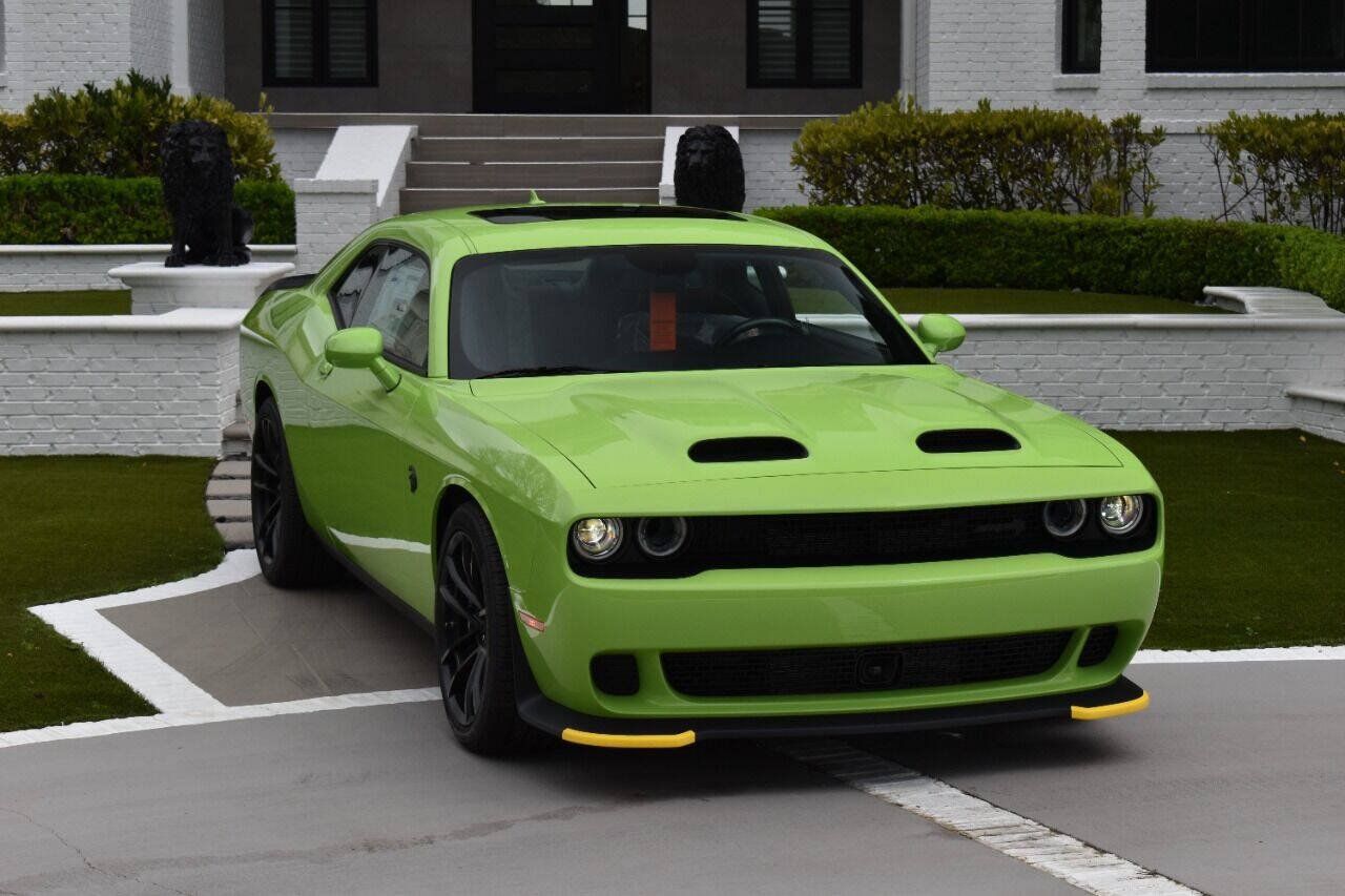 Used 2023 Dodge Challenger SRT Hellcat RWD image 4
