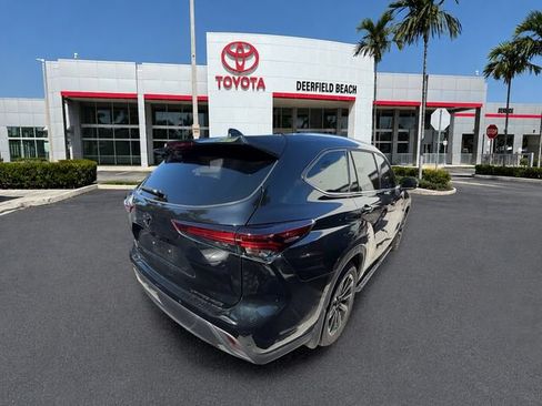 Certified 2026 Toyota Highlander Limited AWD/4WD image 14