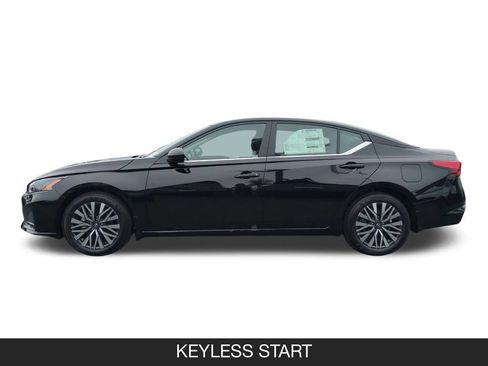New 2026 Nissan Altima 2.5 SV FWD image 5