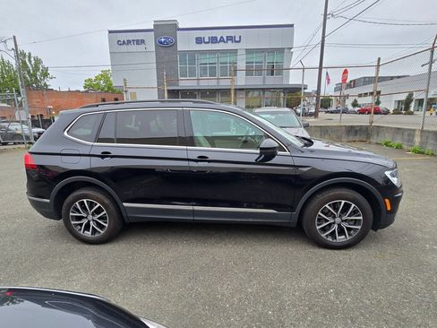 Used 2020 Volkswagen Tiguan SE w/ Panoramic Sunroof Package AWD/4WD image 8