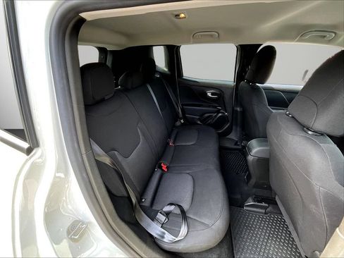 Used 2023 Jeep Renegade Latitude AWD/4WD image 24