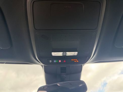 Used 2018 Chevrolet Traverse LT AWD/4WD image 31