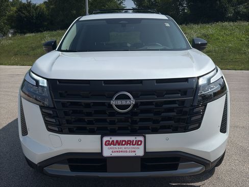 New 2026 Nissan Pathfinder Platinum AWD/4WD image 3
