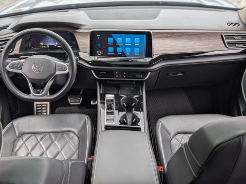 Used 2024 Volkswagen Atlas SEL Premium R-Line image 26