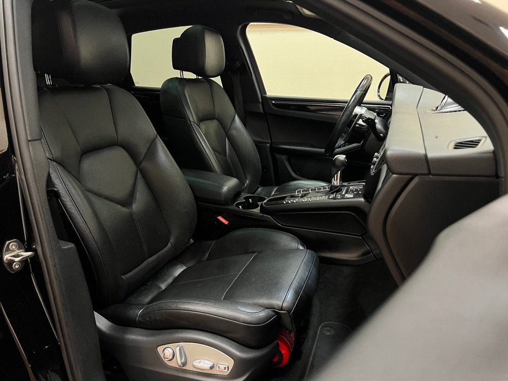 Used 2015 Porsche Macan S AWD/4WD image 23